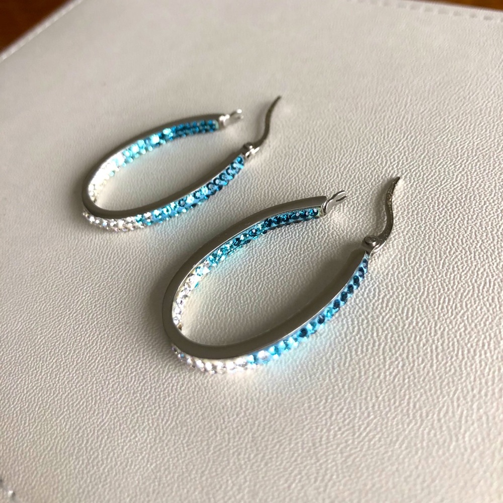 Earnings with Swarovski crystals